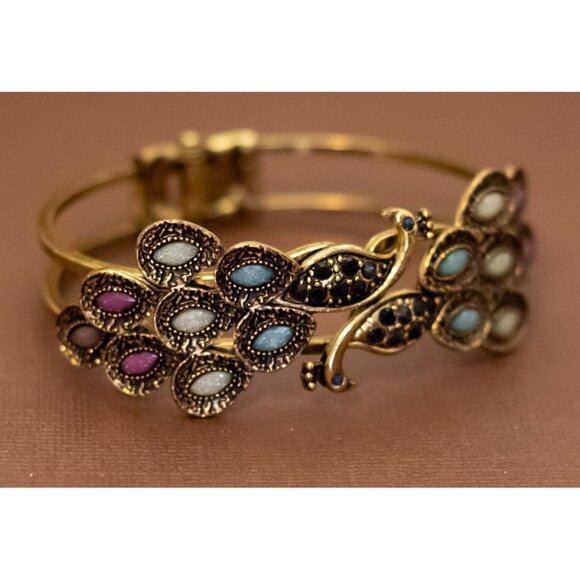 7 inch, Vintage Round Oval Beads Intricate Leaves Gold Tone Hinge Bangle - U27 - Picture 2 of 3